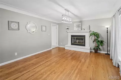 Living - 607 S Augusta St, O'fallon, IL 62269 photo 1 of 6