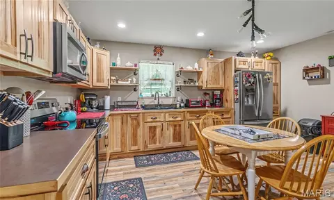 Kitchen - 1102 Hwy Z, Belleview, MO 63623 photo 2 of 2
