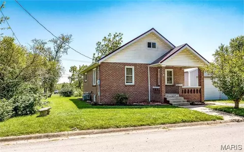 602 W Jackson Ave, Owensville, MO 65066