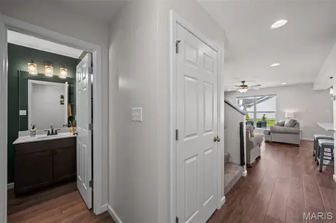 Entry Way - 2203 Windswept Farms Dr, Eureka, MO 63025 photo 2 of 3