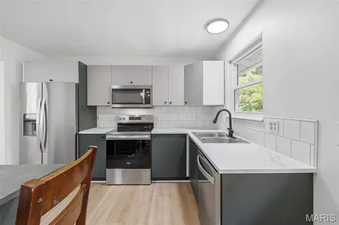 Kitchen - 809 Ron Dr, Fenton, MO 63026 photo 2 of 5