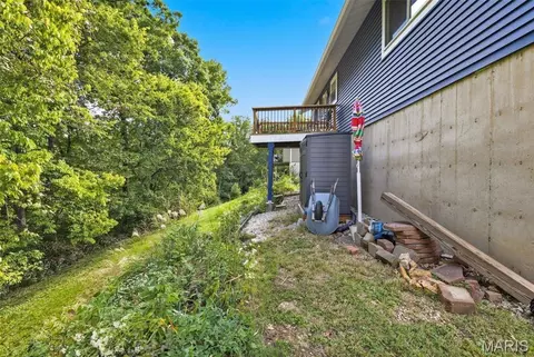 Exterior - 809 Ron Dr, Fenton, MO 63026 photo 4 of 6