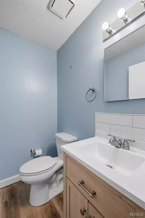 Bath - 809 Ron Dr, Fenton, MO 63026 photo 2 of 4