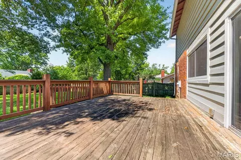 Exterior - 689 Henry Ave, Ballwin, MO 63011 photo 2 of 6