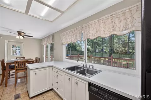 Kitchen - 689 Henry Ave, Ballwin, MO 63011 photo 1 of 2