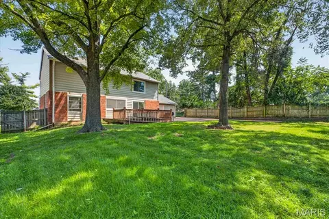 Exterior - 689 Henry Ave, Ballwin, MO 63011 photo 5 of 6