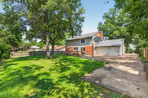 Exterior - 689 Henry Ave, Ballwin, MO 63011 photo 4 of 6