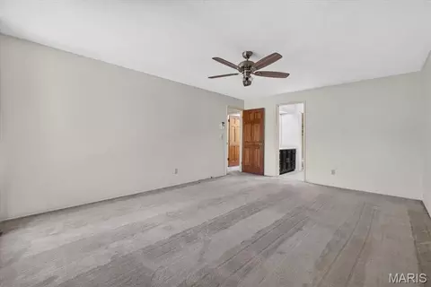 Bedroom - 689 Henry Ave, Ballwin, MO 63011 photo 4 of 6