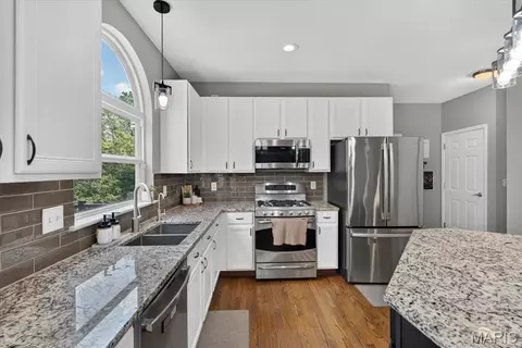 Kitchen - 1028 Stone Spring Ct, Eureka, MO 63025 photo 1 of 4