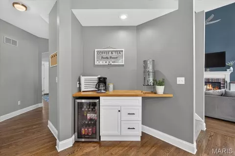 Entry Way - 1028 Stone Spring Ct, Eureka, MO 63025 photo 5 of 6