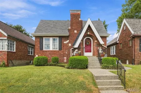 6437 Pernod Ave, Saint Louis, MO 63139