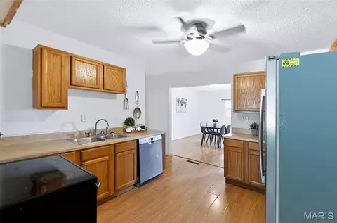 Kitchen - 515 Mobile St, Brighton, IL 62012 photo 2 of 4