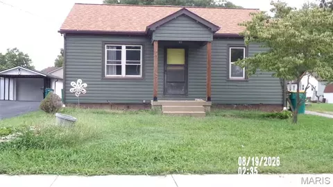 221 E Laurel St, Millstadt, IL 62260