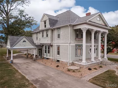 479 N Mill St, Nashville, IL 62263