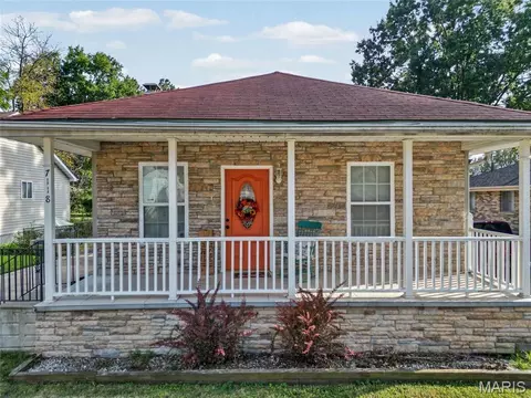 7118 Lindenwood Pl, Saint Louis, MO 63109