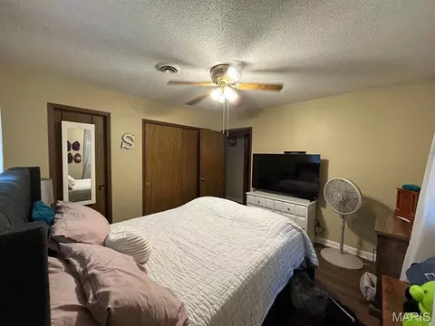Bedroom - 700 N Two Mile Rd, Dexter, MO 63841 photo 2 of 6