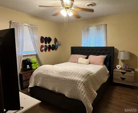 Bedroom - 700 N Two Mile Rd, Dexter, MO 63841 photo 1 of 6