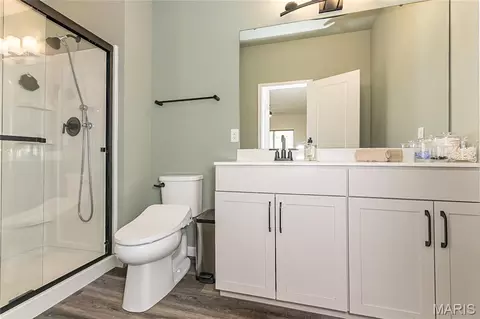 Bath - 922 Boulder Crest Ct, Eureka, MO 63025 photo 1 of 4