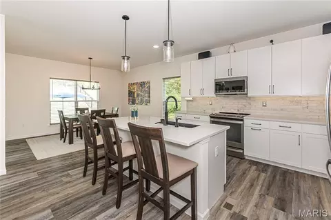 Kitchen - 922 Boulder Crest Ct, Eureka, MO 63025 photo 1 of 4