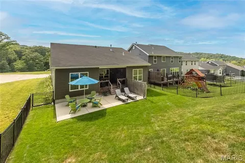 Exterior - 922 Boulder Crest Ct, Eureka, MO 63025 photo 7 of 8