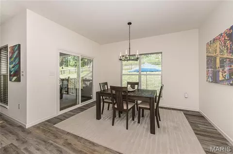 Dining - 922 Boulder Crest Ct, Eureka, MO 63025 photo 2 of 3