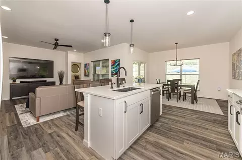 Kitchen - 922 Boulder Crest Ct, Eureka, MO 63025 photo 4 of 4