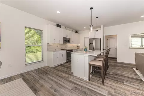 Kitchen - 922 Boulder Crest Ct, Eureka, MO 63025 photo 2 of 4