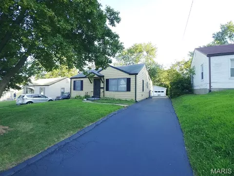 9414 Miriam Ave, Overland, MO 63114