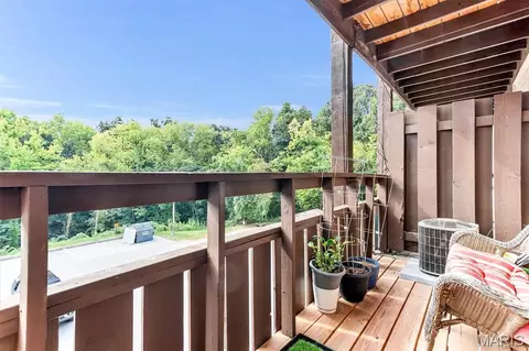 1465 Heritage Lndg #207, Saint Charles, MO 63303