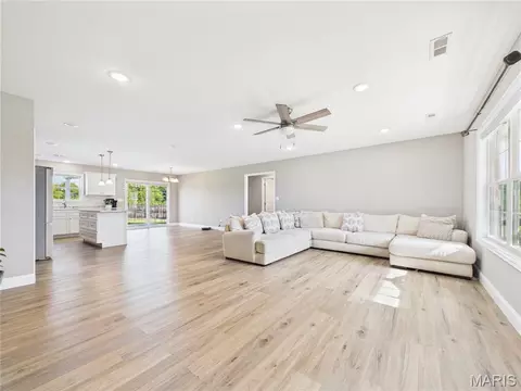 Living - 124 Fraser Rdg, Jackson, MO 63755 photo 3 of 3
