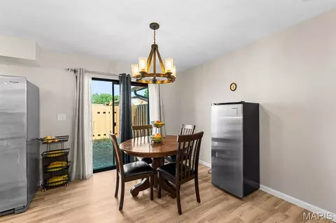 Dining - 903 Hampton Ct, Belleville, IL 62223 photo 1 of 2