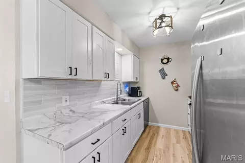 Kitchen - 903 Hampton Ct, Belleville, IL 62223 photo 3 of 3