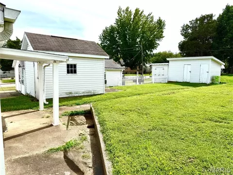 319 S Main St, Waterloo, IL 62298 photo 7