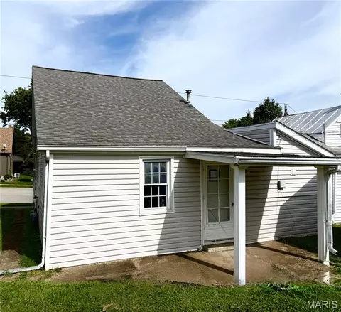 319 S Main St, Waterloo, IL 62298 photo 6