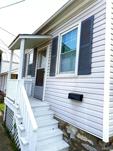 319 S Main St, Waterloo, IL 62298 photo 4
