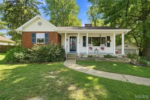 3856 Geraldine Ave, Saint Ann, MO 63074