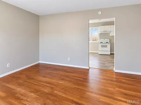 6005 Shillington Ln, Saint Louis, MO 63134 photo 3