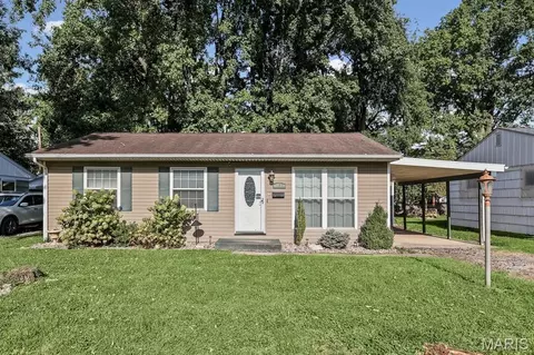 425 S 3rd St, Caseyville, IL 62232