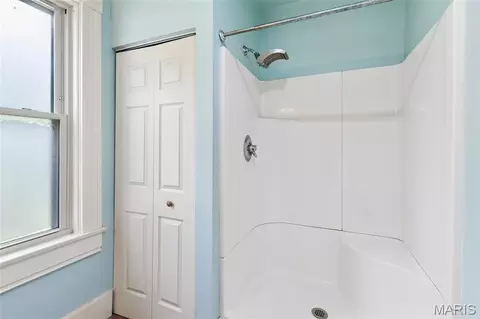 Bath - 811 Tom Ginnever Ave, O'fallon, MO 63366 photo 2 of 3