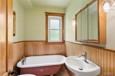 Bath - 811 Tom Ginnever Ave, O'fallon, MO 63366 photo 1 of 3