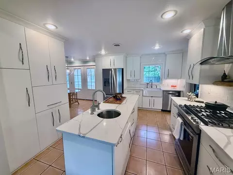 Kitchen - 908 W Bain St, Dexter, MO 63841 photo 5 of 6