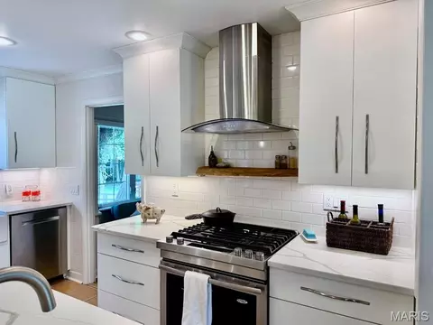 Kitchen - 908 W Bain St, Dexter, MO 63841 photo 4 of 6
