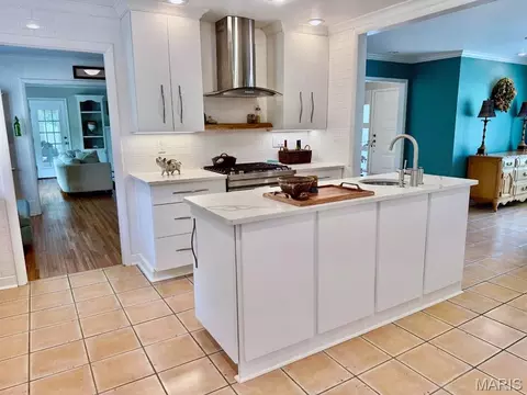 Kitchen - 908 W Bain St, Dexter, MO 63841 photo 1 of 6