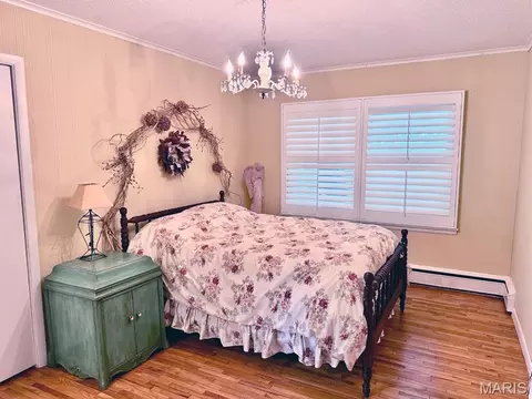 Bedroom - 908 W Bain St, Dexter, MO 63841 photo 2 of 3