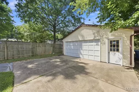 Exterior - 8523 Philo Ave, Affton, MO 63123 photo 8 of 11