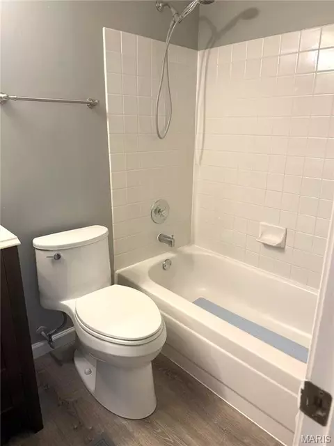 Bath - 9209 Bent Pine Ct #F, Sappington, MO 63126 photo 2 of 7