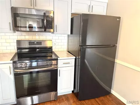 Kitchen - 9209 Bent Pine Ct #F, Sappington, MO 63126 photo 4 of 6