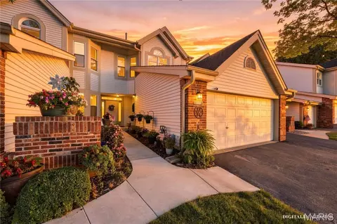 1119 Field Pointe Ln, Saint Louis, MO 63146