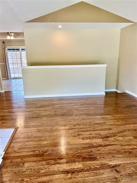 Living - 1425 Jennifer Dr, Jackson, MO 63755 photo 3 of 5