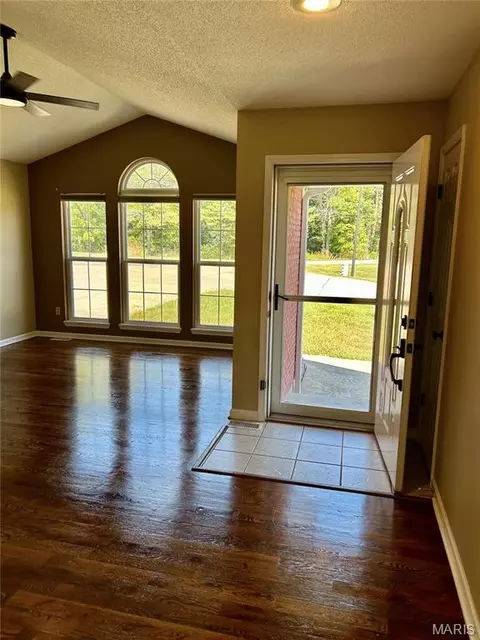 Entry Way - 1425 Jennifer Dr, Jackson, MO 63755 photo 1 of 2